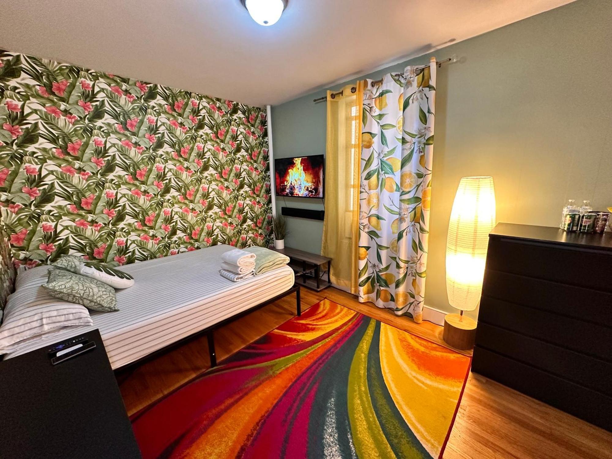 Tropical Comfort Room In Harlem Cozy Stay With Snacks & Style New York Dış mekan fotoğraf