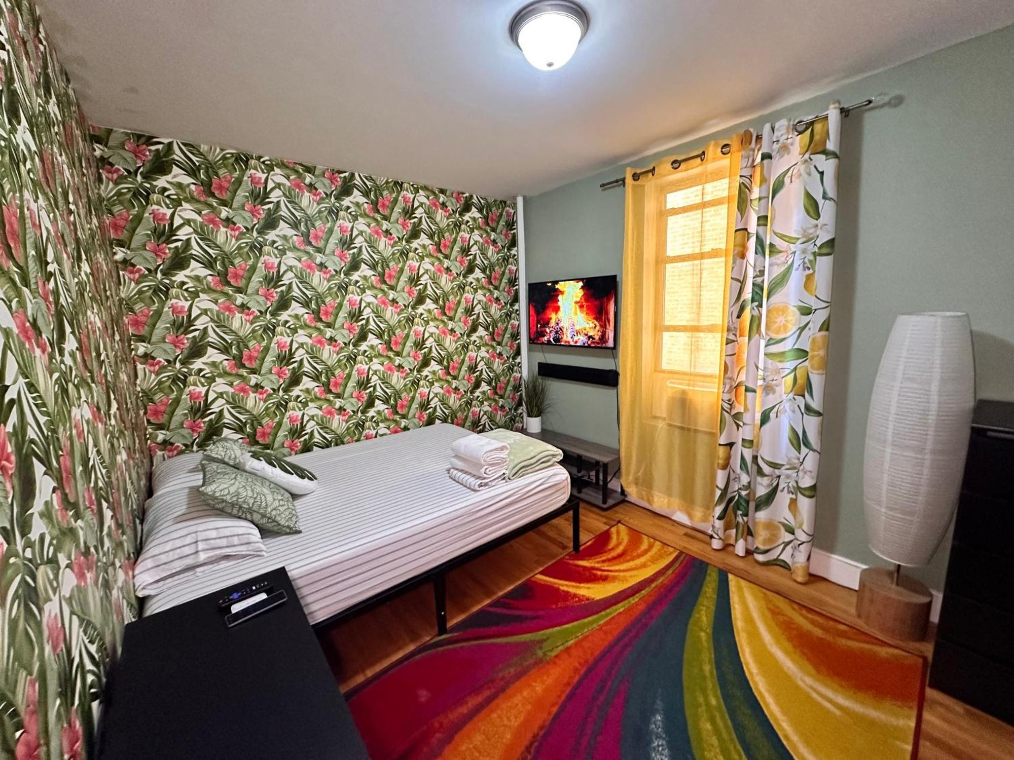 Tropical Comfort Room In Harlem Cozy Stay With Snacks & Style New York Dış mekan fotoğraf